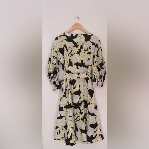 NATORI Misty Floral Cotton
Boatneck Black and White Dress - Picture 7 of 8